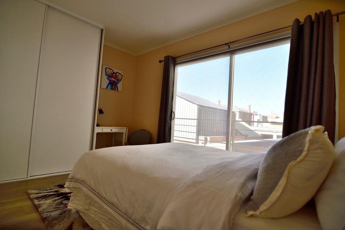 3-bedroom Townhouse In Heart Of With Parking Adelaide